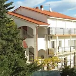 Mit Balkon- Fuer Fuenf Personen By Interhome Apartamento Pula