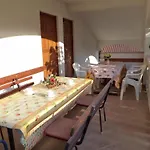 Mit Balkon- Fuer Fuenf Personen By Interhome Pula