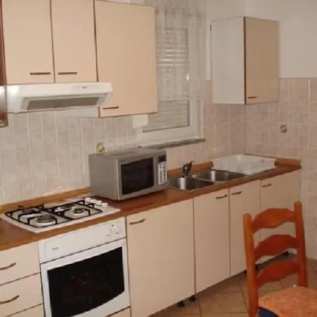 Mit Balkon- Fuer Fuenf Personen By Interhome شقة