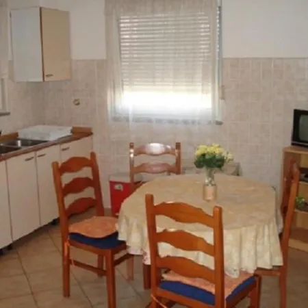 Apartamento Mit Balkon- Fuer Fuenf Personen By Interhome *